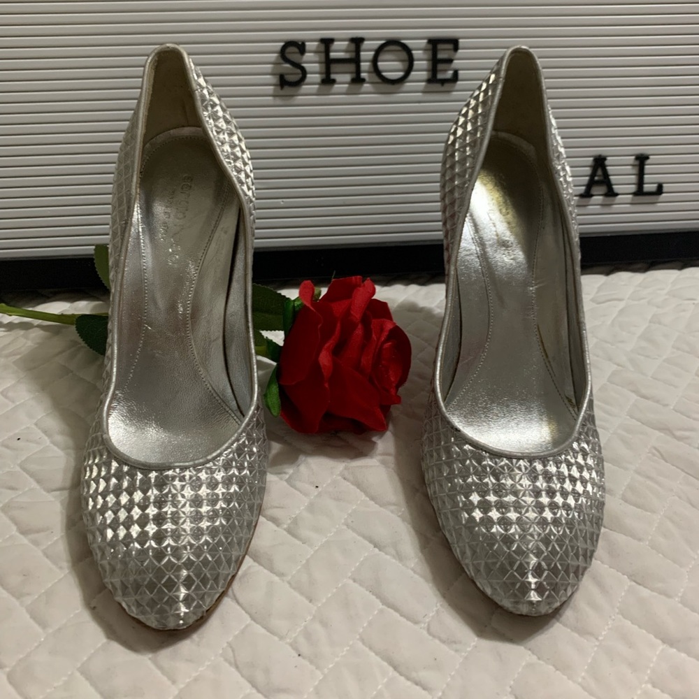 🛍️🛍️HOST PICK🎁 Sergio Rossi Silver Metallic Holographic Leather Pumps Size: 7.5 - Picture 3 of 5